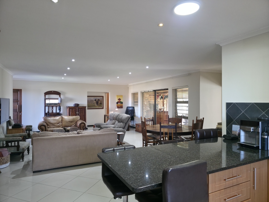 3 Bedroom Property for Sale in Wavecrest Eastern Cape